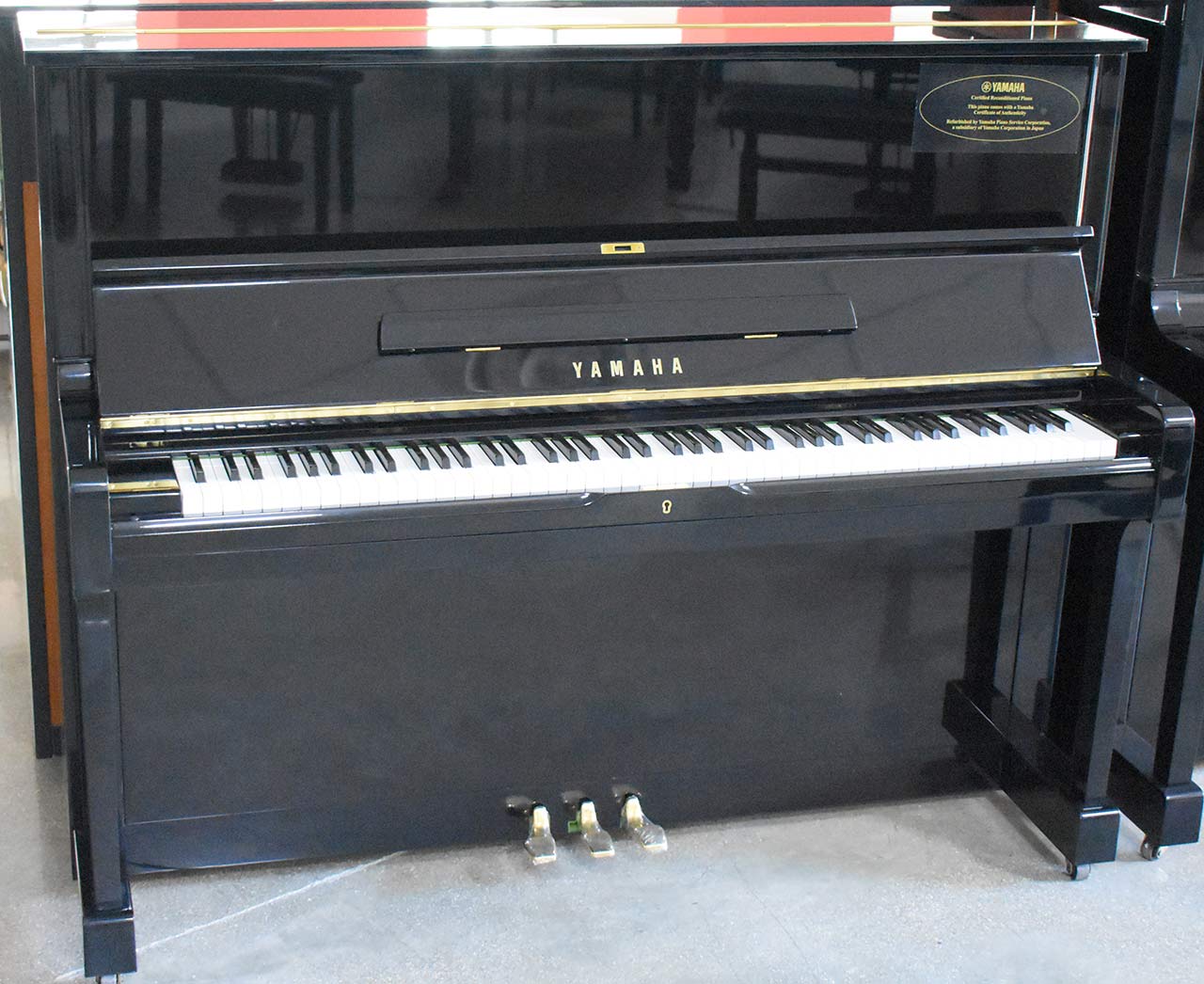 Yamaha U1HPE Pianoforte Verticale Nero